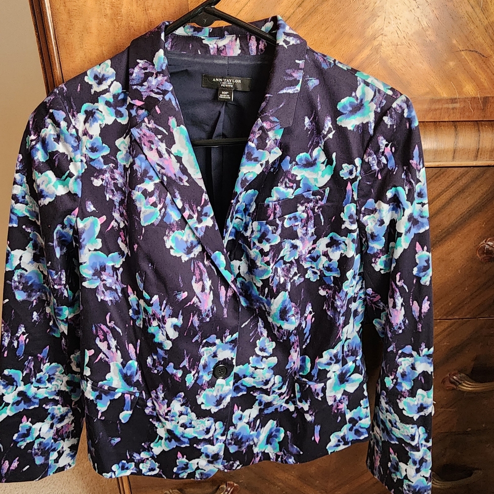 Ann Taylor Navy Blazer with Blue & Purple Floral Print Size 10p Petite